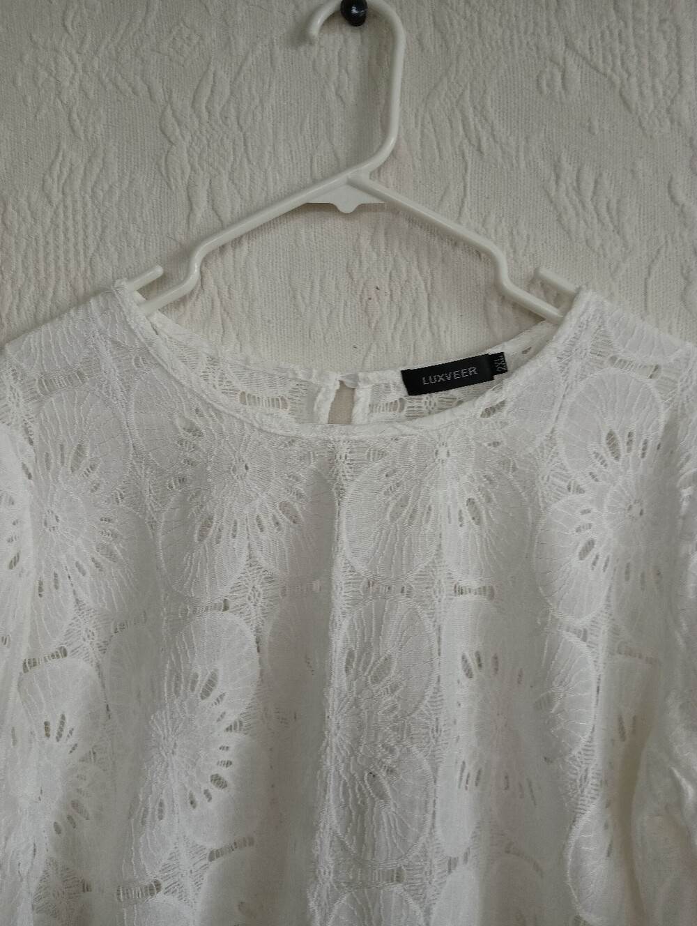 Luxveer White Lace Eyelet Blouse Plus Short Sleeve - Picture 2 of 10